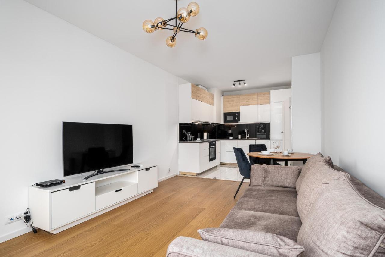 1 Sierpnia Street * Warschau